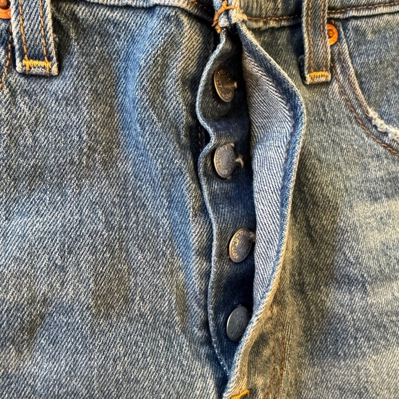 Levi's Medium Blue Denim Cutoff Shorts Women’s Size 26 - Picture 3 of 4